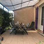 בית נופש Les Mazets Du Rouret *