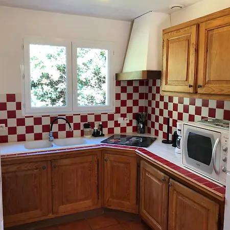 펜션 Les Mazets Du Rouret